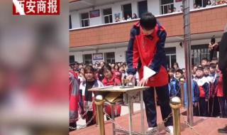 学校组织学生砸手机 学校组织学生砸手机